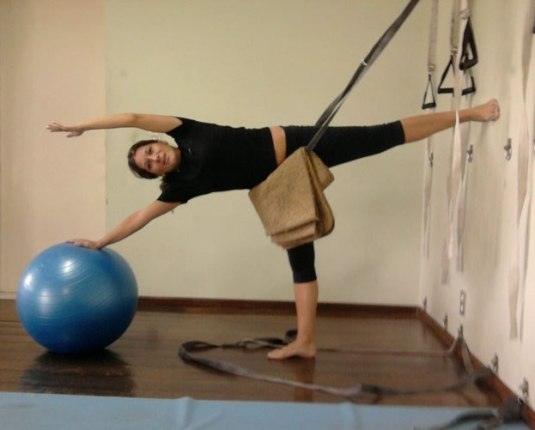 ardha chandrasana