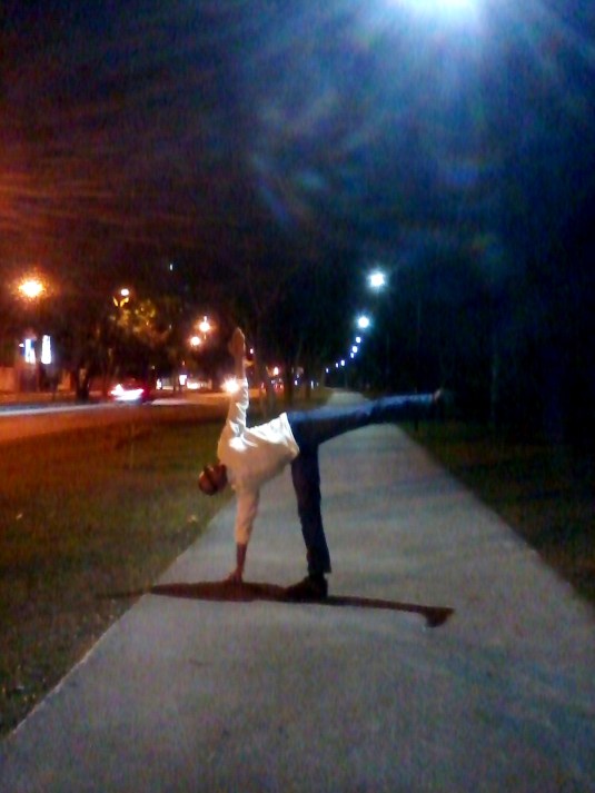 ardha chandrasana